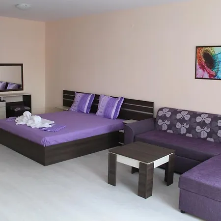 Lejlighedshotel Rose Garden Omax 3*