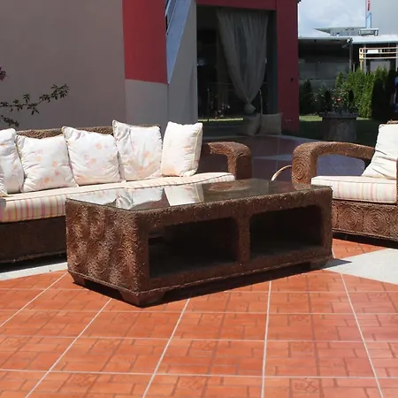 Rose Garden Omax Lejlighedshotel