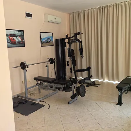 Rose Garden Omax Lejlighedshotel 3*