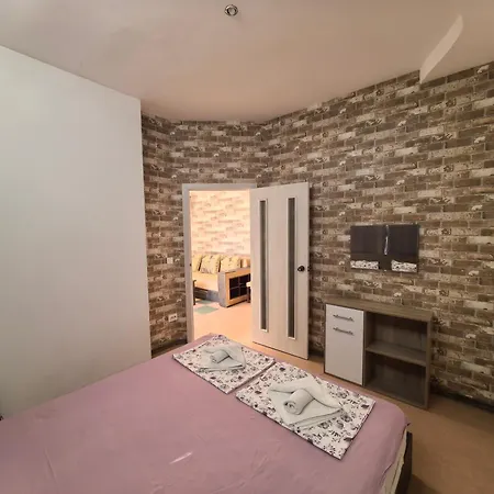 Rose Garden Omax Lejlighedshotel 3*