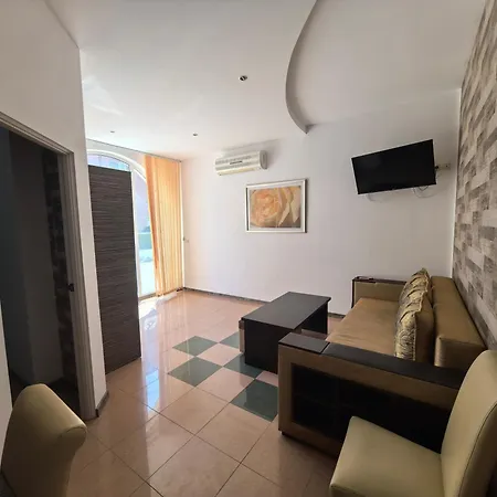 Lejlighedshotel Rose Garden Omax