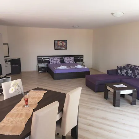 Rose Garden Omax Lejlighedshotel