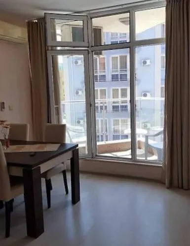 Aparthotel Rose Garden Omax Sluneční pobřeží