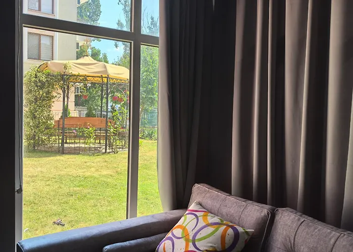 Aparthotel Rose Garden Omax