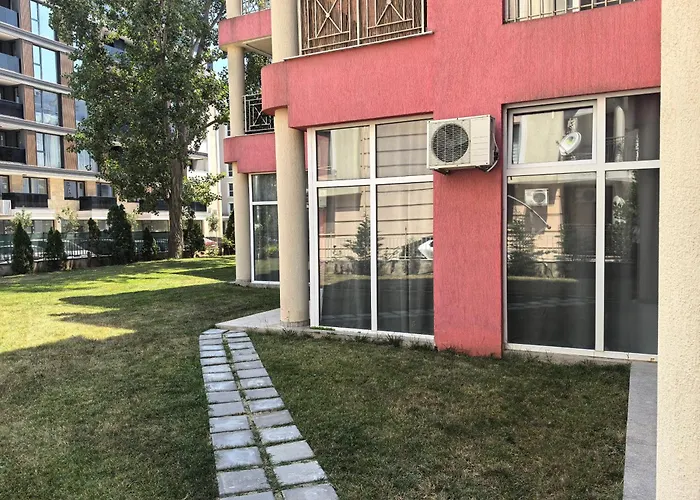 Aparthotel Rose Garden Omax 3*