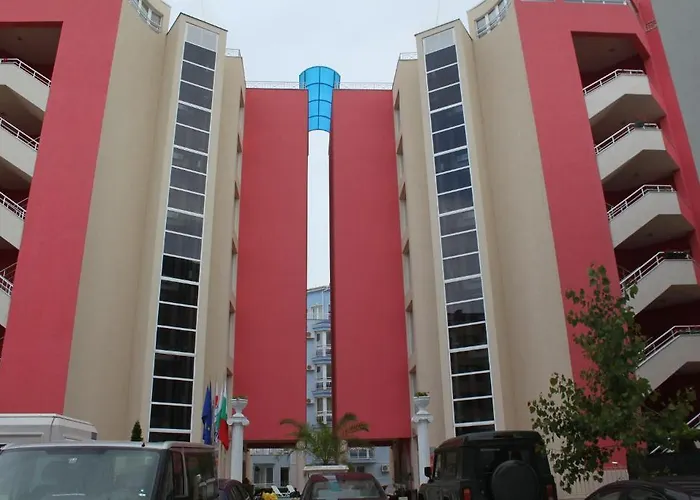 Rose Garden Omax Aparthotel 3*