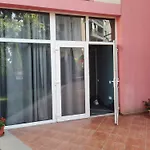 Апарт-готель Rose Garden Omax