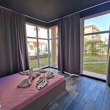 Apartmanhotel Rose Garden Omax