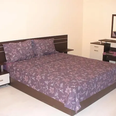 Apartmanhotel Rose Garden Omax Napospart