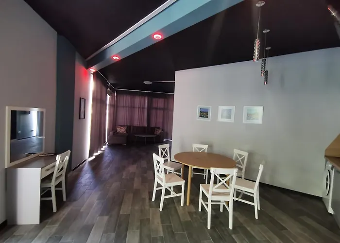 Aparthotel Rose Garden Omax